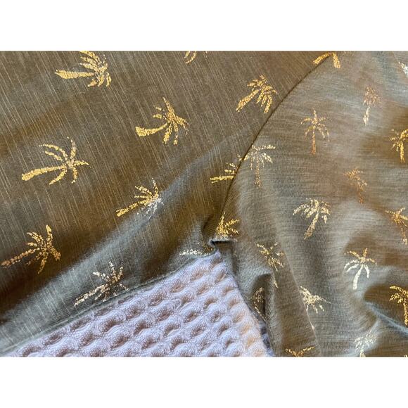 Chico’s The Ultimate Tee Olive Green Palm Tree Print Short Sleeve Size 1 (Med) - Picture 9 of 10